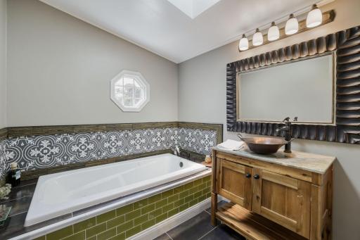 211 Paisley Lane - Web Quality - 036 - 28 Primary Bathroom.jpg