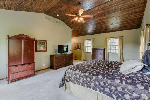 211 Paisley Lane - Web Quality - 031 - 23 Primary Bedroom.jpg