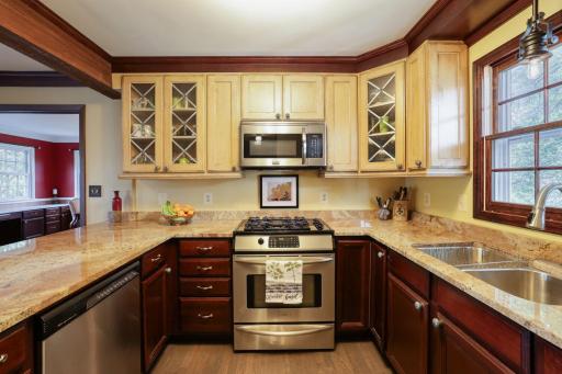 211 Paisley Lane - Web Quality - 022 - 14 Kitchen.jpg