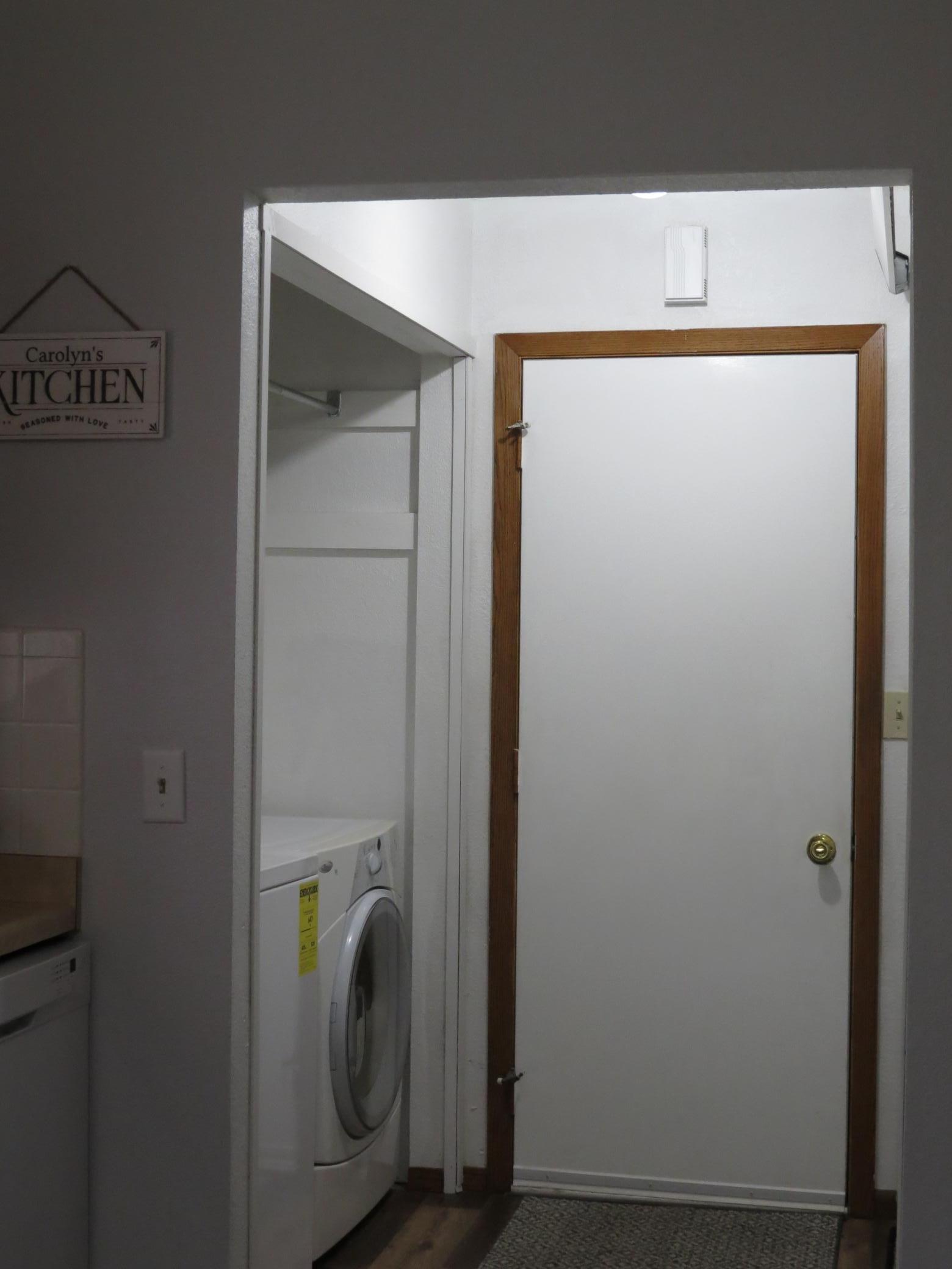 Laundry off kitchen with Bench