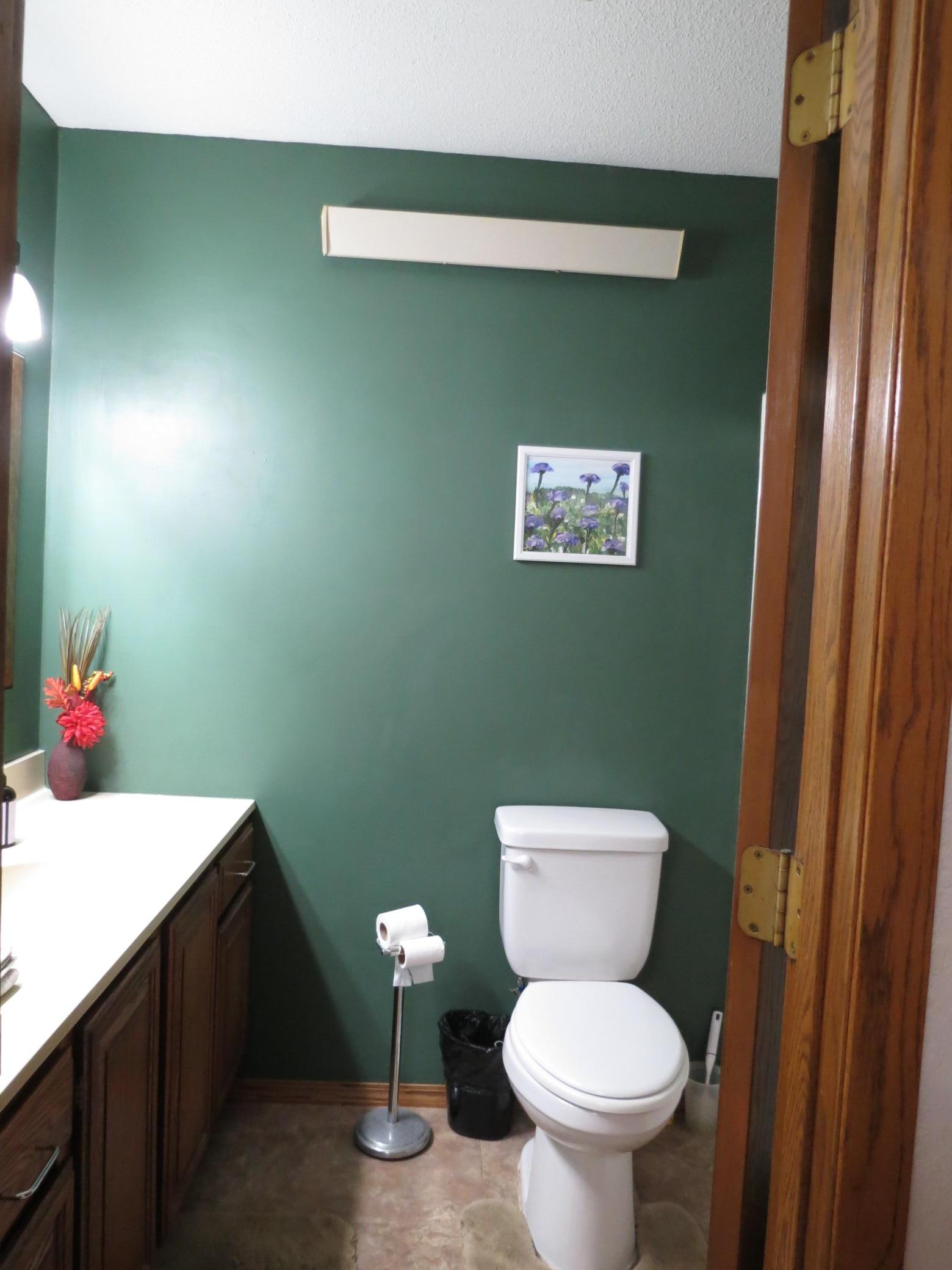 Full bath in Primary