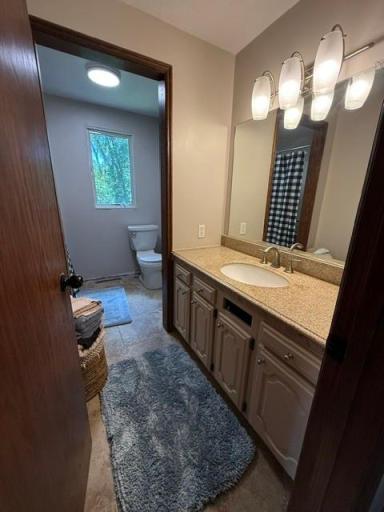 Upper Level Full Bath