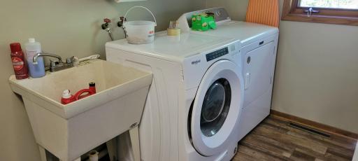 laundry room-east entry.jpg