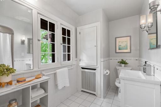 Ensuite Â¾ bathroom with updated tile in 2014