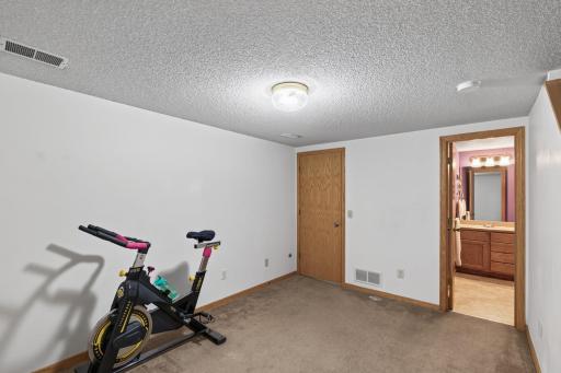 14316 Estates Avenue, Apple Valley, MN 55124