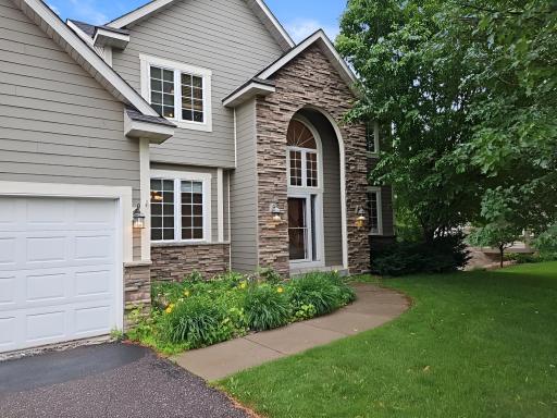 10455 Glen Eagle Circle, Woodbury, MN 55129