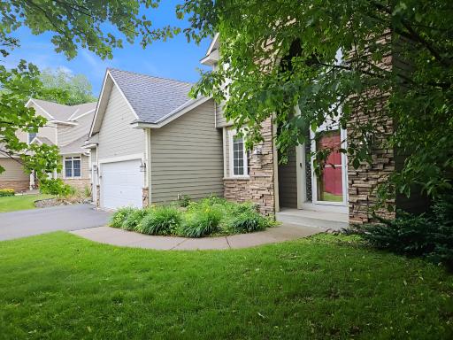 10455 Glen Eagle Circle, Woodbury, MN 55129