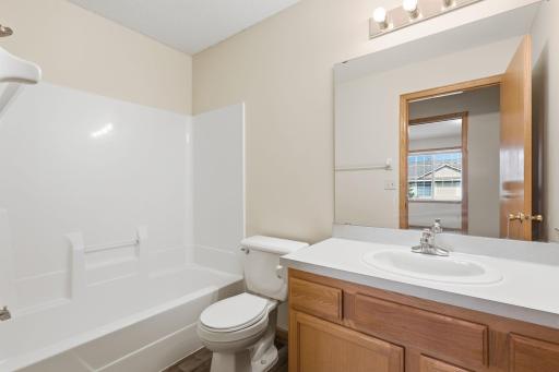 1587 County Road D E, Saint Paul, MN 55109