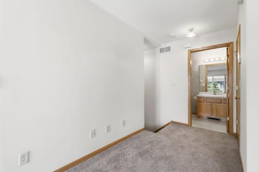 1587 County Road D E, Saint Paul, MN 55109