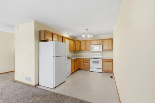 1587 County Road D E, Saint Paul, MN 55109