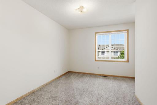 1587 County Road D E, Saint Paul, MN 55109