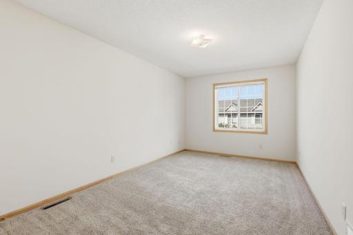 1587 County Road D E, Saint Paul, MN 55109