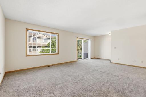 1587 County Road D E, Saint Paul, MN 55109