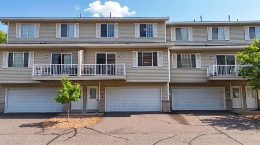 1587 County Road D E, Saint Paul, MN 55109