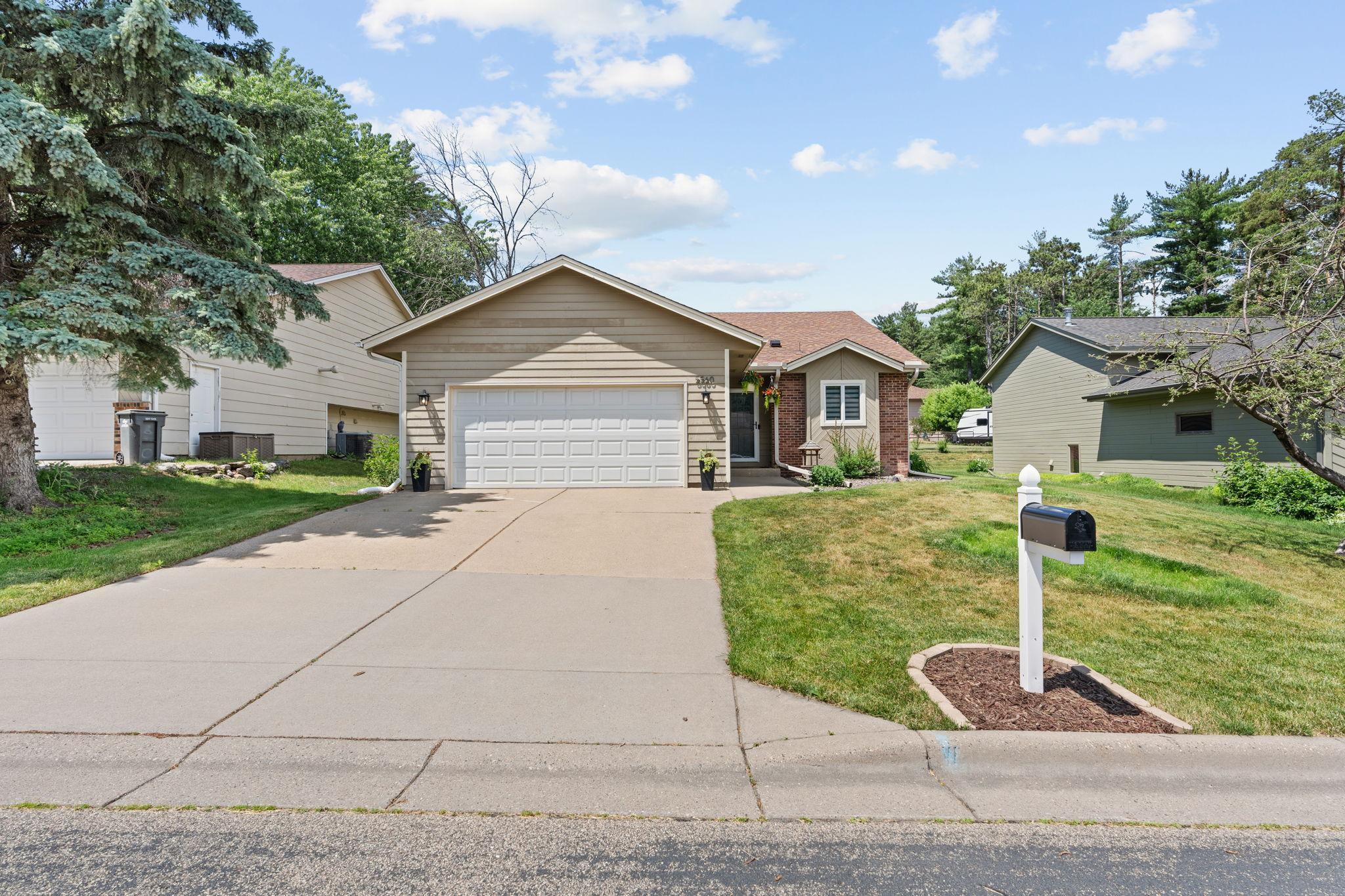 2-web-or-mls-5560 W 131st St-1.jpg