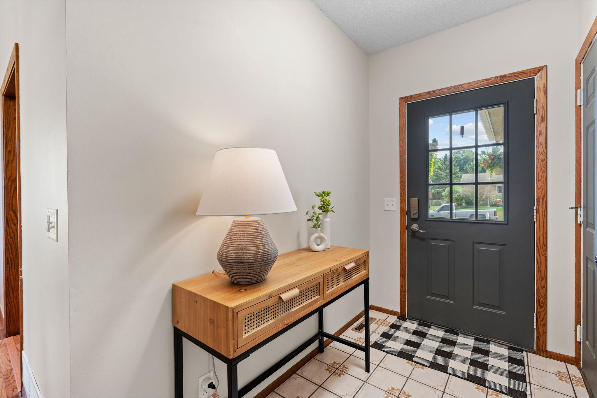21-web-or-mls-5560 W 131st St-21.jpg