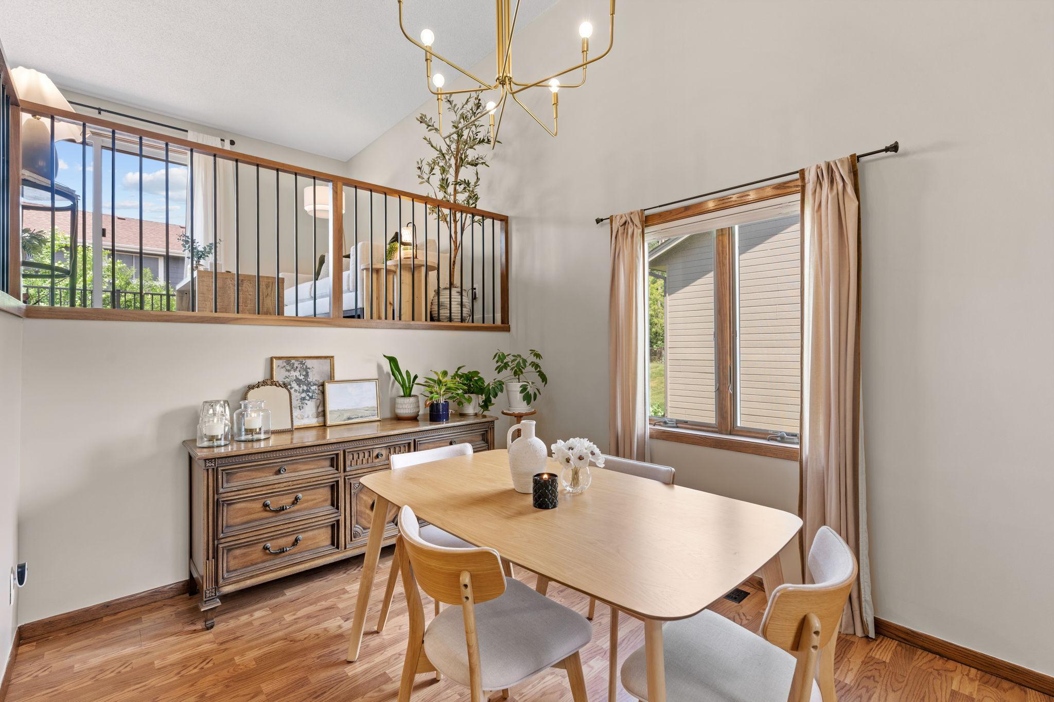 24-web-or-mls-5560 W 131st St-24.jpg