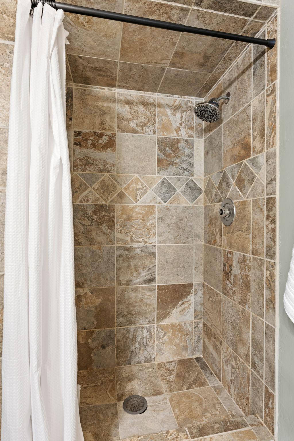56-web-or-mls-5560 W 131st St-56.jpg