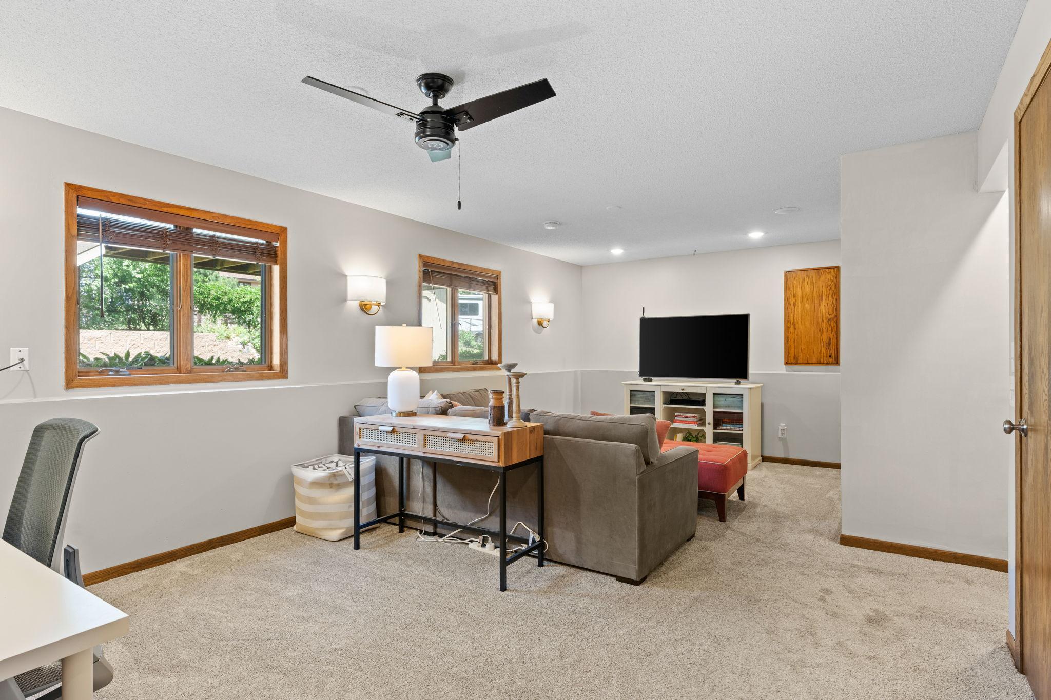 47-web-or-mls-5560 W 131st St-47.jpg