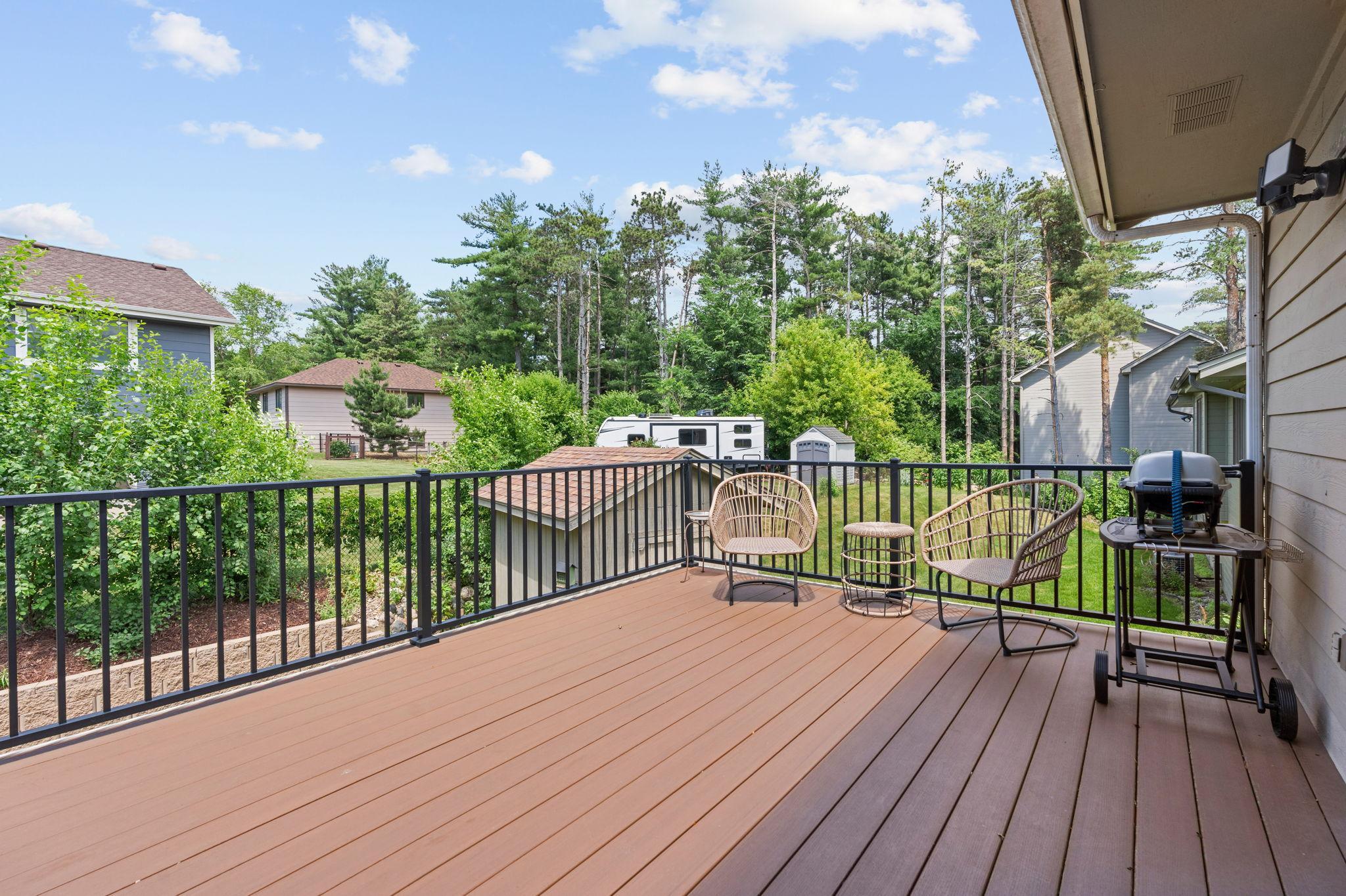9-web-or-mls-5560 W 131st St-9.jpg