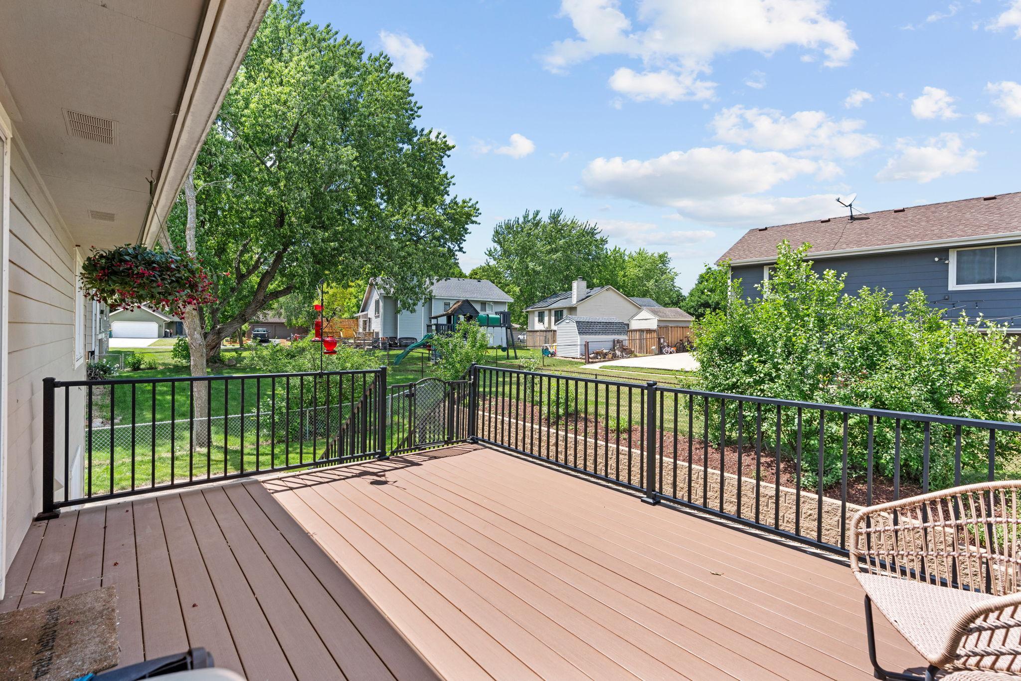 11-web-or-mls-5560 W 131st St-11.jpg