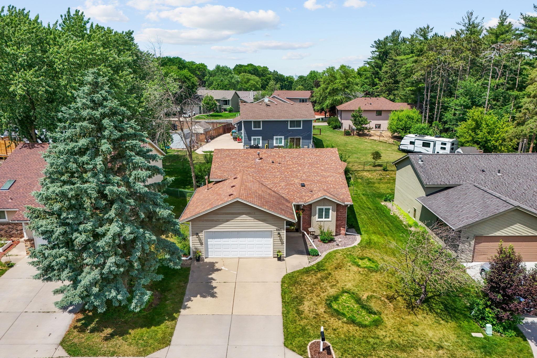 14-web-or-mls-5560 W 131st St-14.jpg