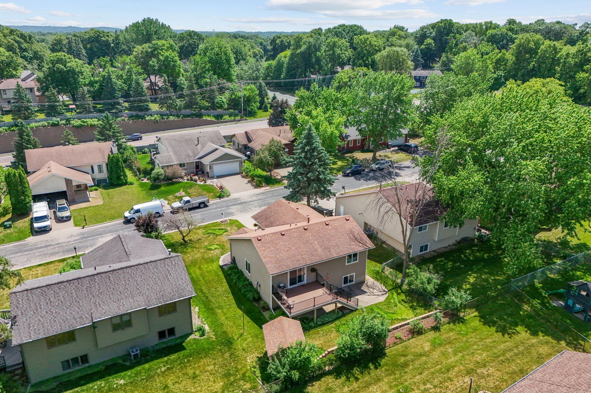 18-web-or-mls-5560 W 131st St-18.jpg