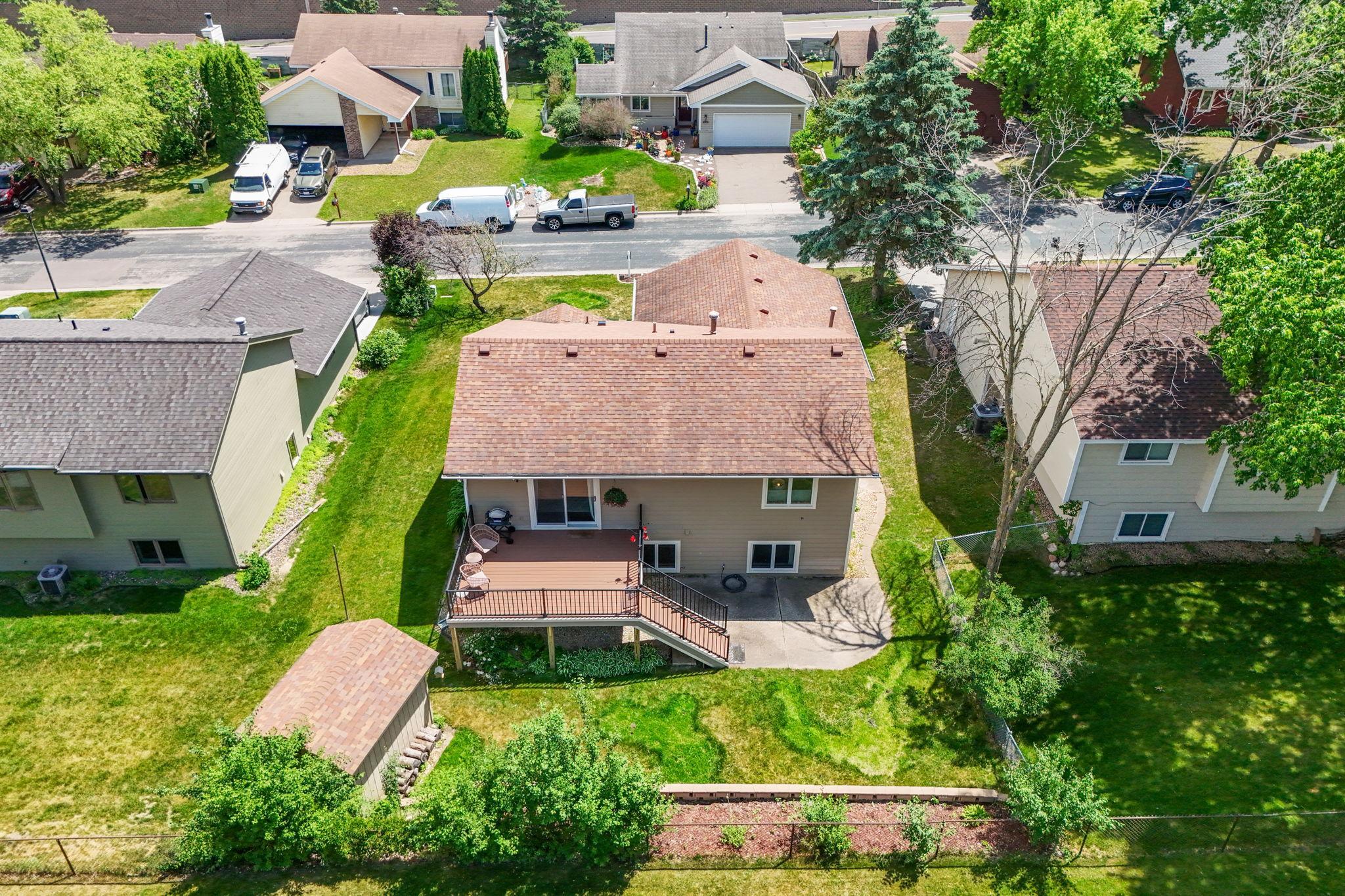 17-web-or-mls-5560 W 131st St-17.jpg