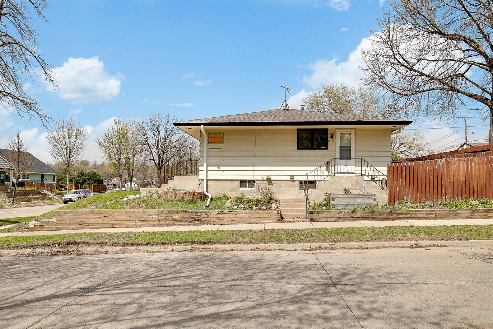 2801-lincoln-st-ne-106.JPG