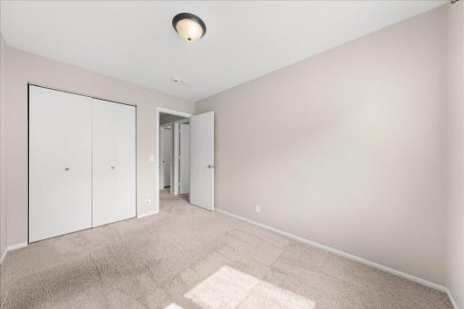 4836 Grenwich Trail N, Saint Paul, MN 55128