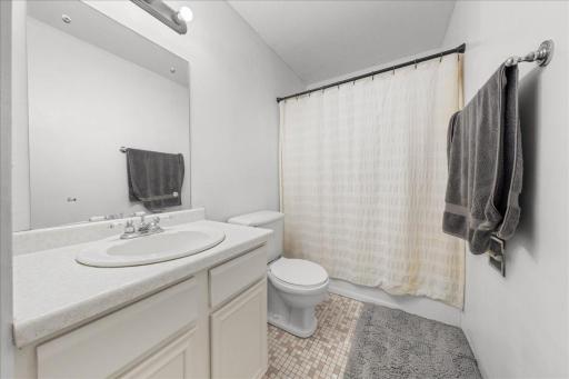 4836 Grenwich Trail N, Saint Paul, MN 55128