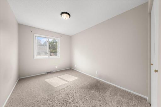 4836 Grenwich Trail N, Saint Paul, MN 55128