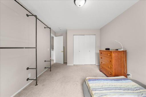 4836 Grenwich Trail N, Saint Paul, MN 55128
