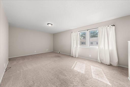 4836 Grenwich Trail N, Saint Paul, MN 55128