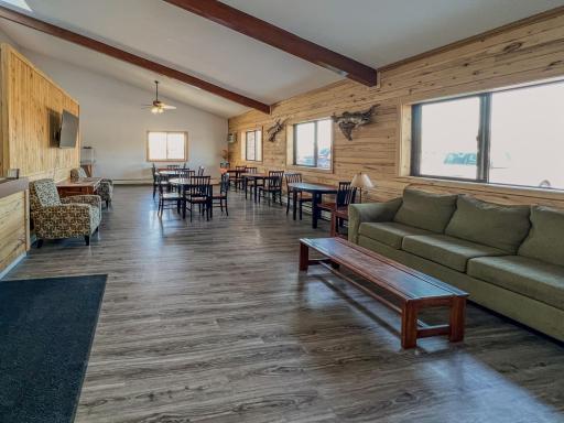 Walleye-Inn-in-Baudette-MN-2024-Interior--2200px.jpg