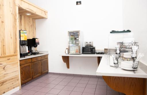 Walleye-Inn-in-Baudette-MN-2024-Interior-3242-2200px.jpg