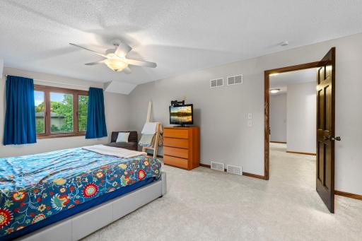 Beautiful mix of new paint, fresh carpet and natural woodwork throughout.