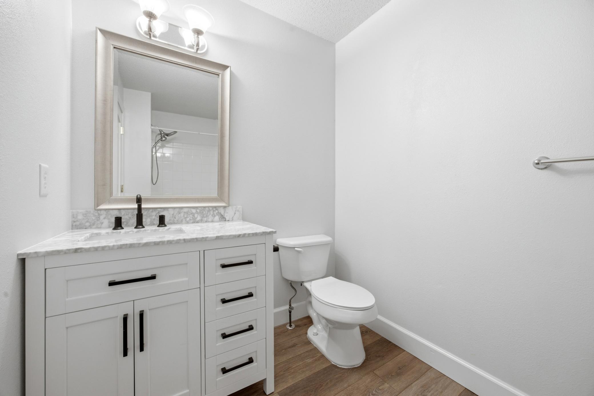 Full Bathroom - Main Level