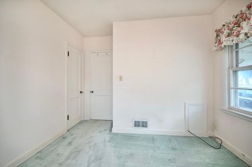 368 W Sarnia Street, Winona, MN 55987