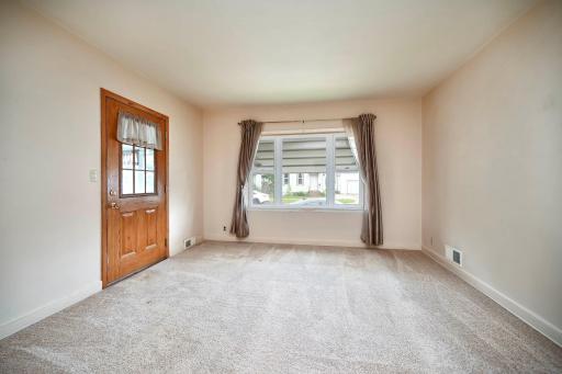368 W Sarnia Street, Winona, MN 55987