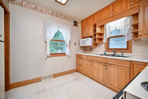 368 W Sarnia Street, Winona, MN 55987