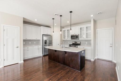 1075 Anthony Way, Victoria, MN 55386