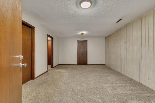 826 21st Avenue N, Saint Cloud, MN 56303
