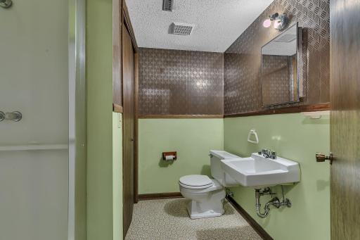 826 21st Avenue N, Saint Cloud, MN 56303