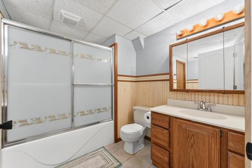Basement full bathroom