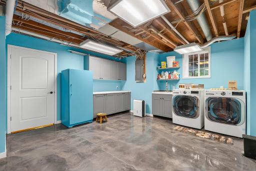 Basement laundry room, 18'x14', epoxy flooring