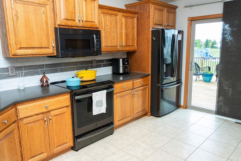 Kitchen w/induction range