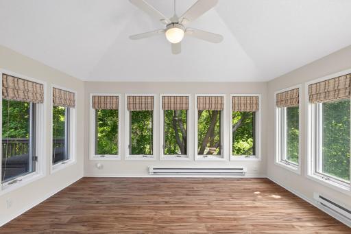 10417 Fawns Way, Eden Prairie, MN 55347