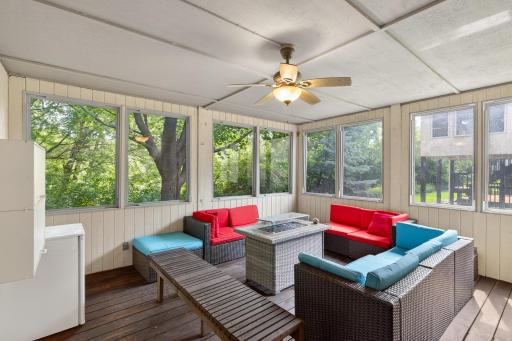 10417 Fawns Way, Eden Prairie, MN 55347