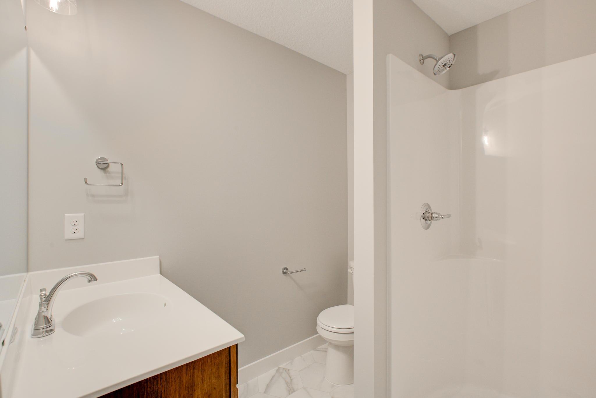 20-web-or-mls-bathroom2.JPG